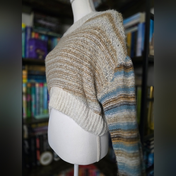 Urban Outfitters Beige and Blue Striped Sweater - Picture 7 of 10